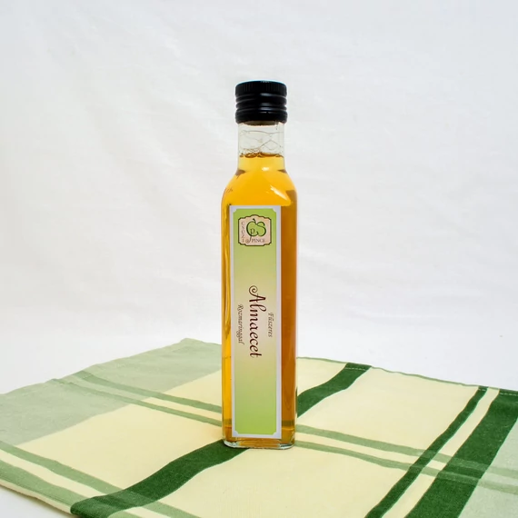 Csúzi Pince -Fűszeres Almaecet Rozmaringgal 250 ml 